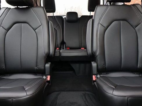 New 2026 Chrysler Pacifica Select w/ S Appearance Package FWD image 39