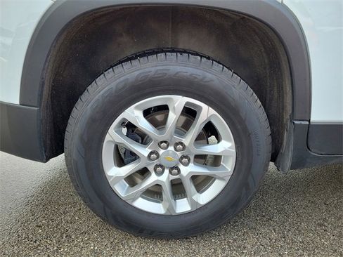 Used 2020 Chevrolet Traverse LT image 7