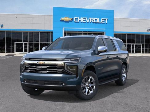 New 2026 Chevrolet Suburban Premier image 6