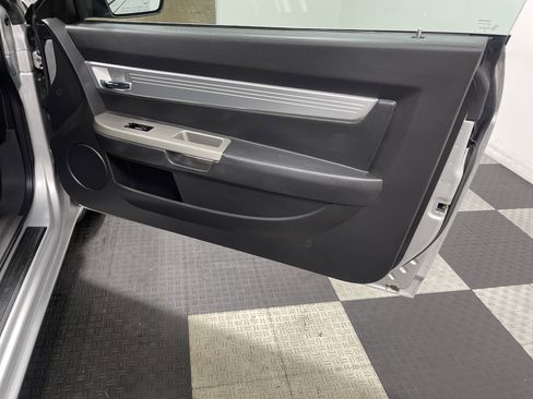 Used 2010 Chrysler Sebring Touring image 13