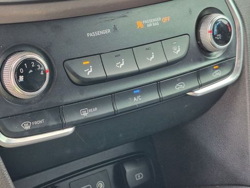 Used 2019 Hyundai Santa Fe SE FWD image 10