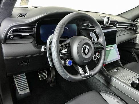 New 2025 Maserati Grecale Trofeo image 7