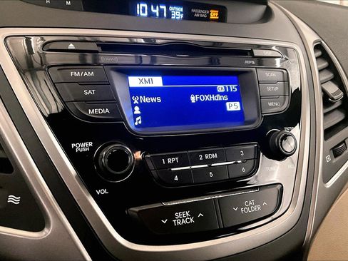 Used 2016 Hyundai Elantra SE image 21