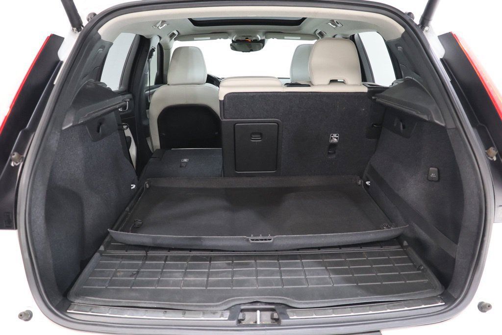 Used 2019 Volvo XC40 T5 Inscription AWD/4WD image 36