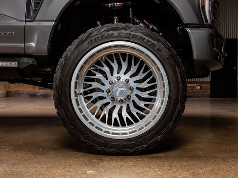 Used 2024 Ford F350 Platinum w/ Tremor Off-Road Package AWD/4WD image 11