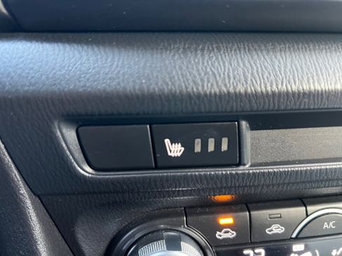 Used 2017 MAZDA MAZDA3 Grand Touring image 26