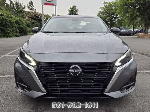 Used 2025 Nissan Altima 2.5 SV FWD image 8