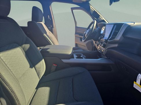 New 2026 RAM 1500 Express image 28