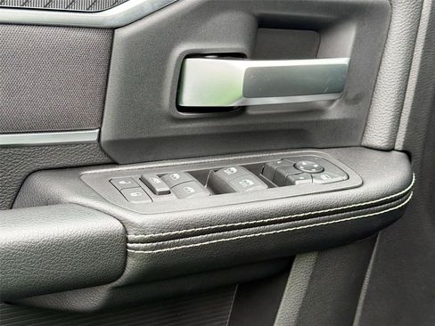 New 2026 RAM 3500 Big Horn AWD/4WD image 17