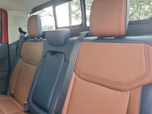 Used 2023 Ford Maverick Lariat w/ Lariat Luxury Package image 13