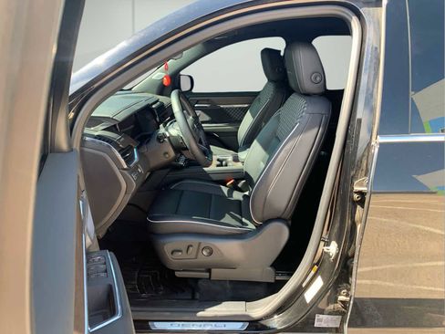 Used 2024 GMC Acadia Denali w/ Super Cruise Package FWD image 11