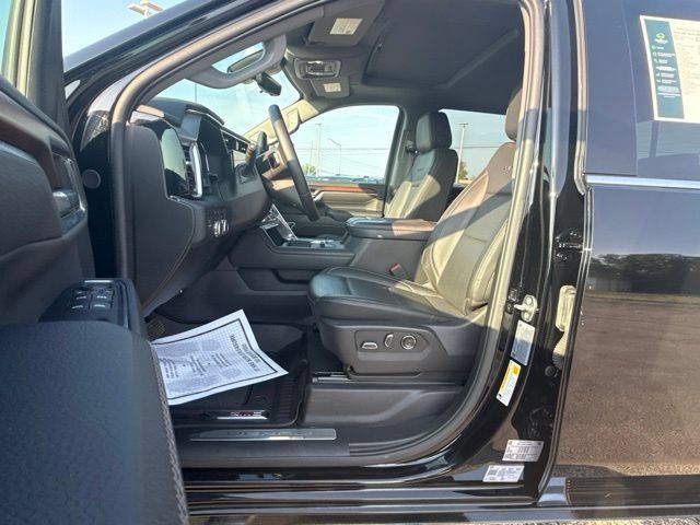 Used 2024 GMC Sierra 2500 Denali w/ Denali Reserve Package AWD/4WD image 12