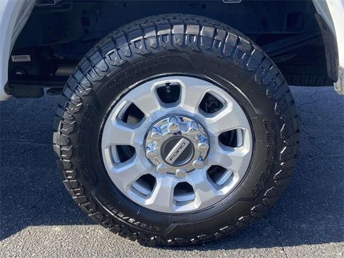 Used 2024 Ford F250 XLT image 9