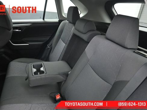 Used 2025 Toyota RAV4 XLE AWD/4WD image 24