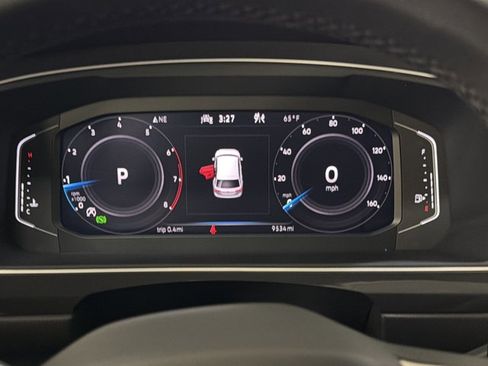 Certified 2023 Volkswagen Tiguan SEL R-Line image 29