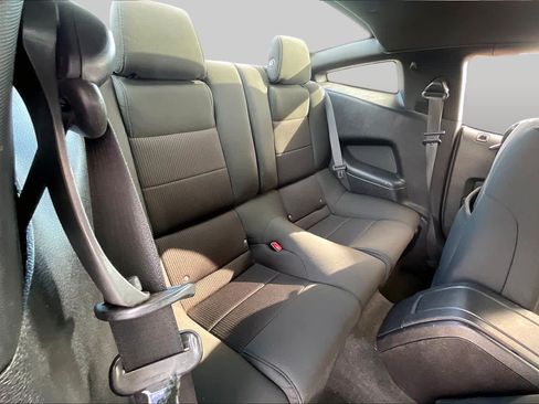 Used 2013 Ford Mustang Coupe RWD image 18