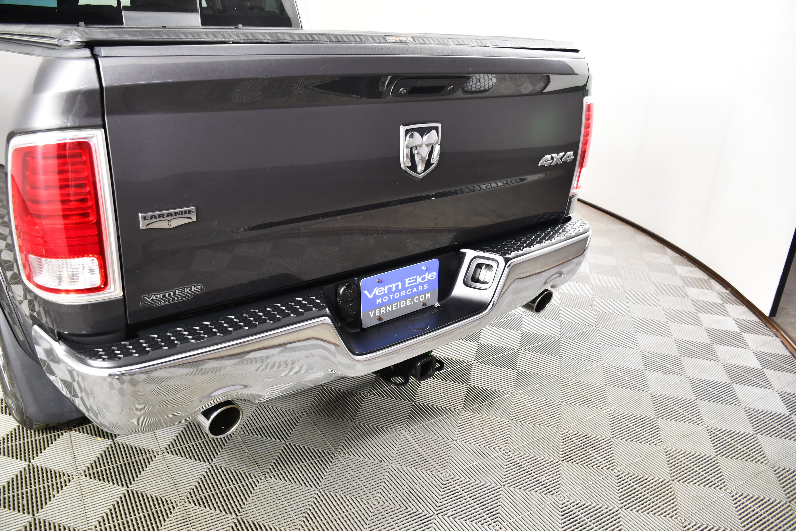 Used 2018 RAM 1500 Laramie AWD/4WD image 15