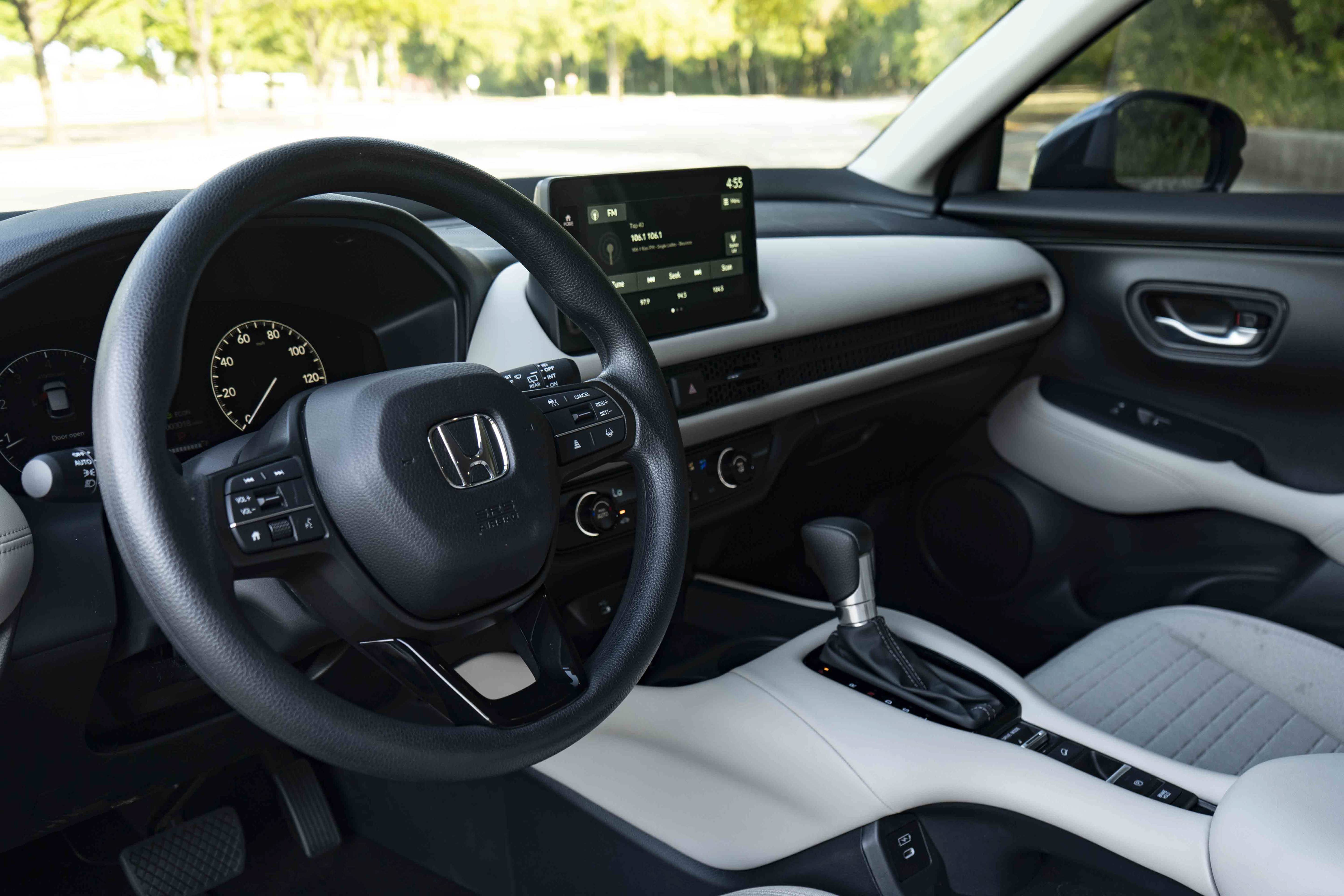 Used 2027 Honda HR-V LX image 16