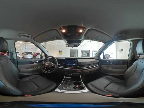 Used 2026 Kia Carnival FWD image 45