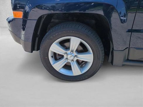 Used 2014 Jeep Patriot Latitude FWD image 21
