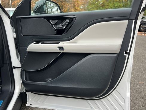 New 2026 Lincoln Aviator Premiere Sport Utility image 7