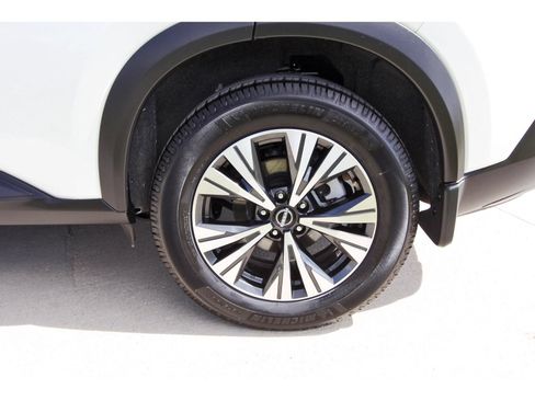 Used 2023 Nissan Rogue SV AWD/4WD image 30