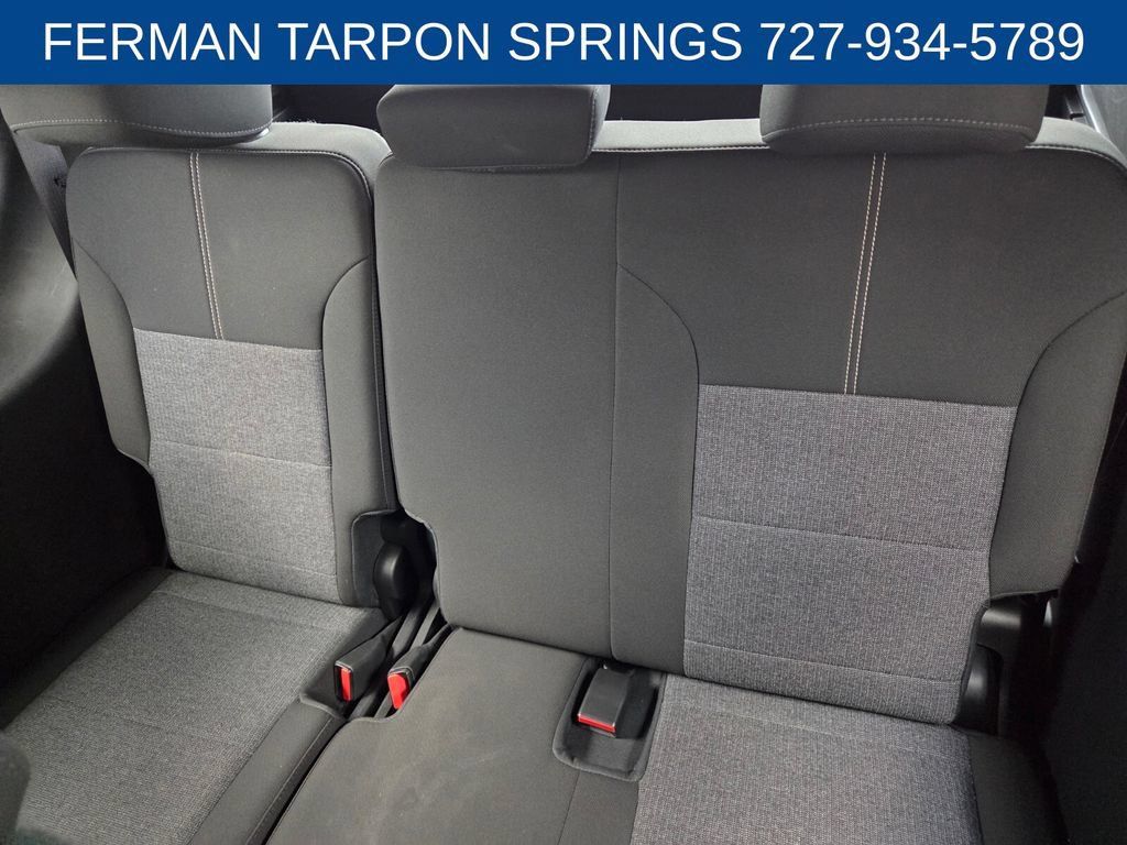 Used 2025 GMC Acadia Elevation FWD image 9