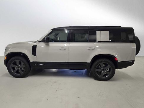 New 2026 Land Rover Defender 130 X-Dynamic SE image 2