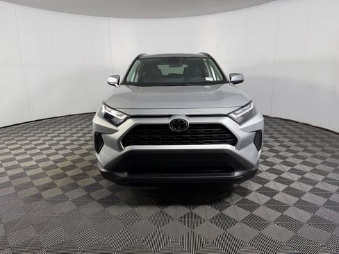 Used 2025 Toyota RAV4 XLE AWD/4WD image 9