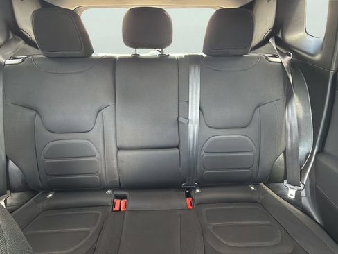 Used 2018 Jeep Renegade Latitude w/ Cold Weather Group AWD/4WD image 25