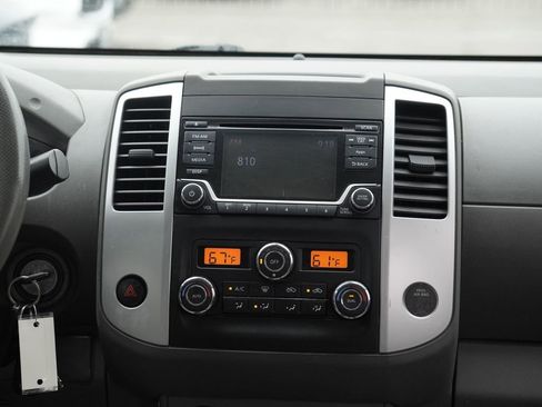 Used 2016 Nissan Frontier SV w/ SV Value Truck Package RWD image 22