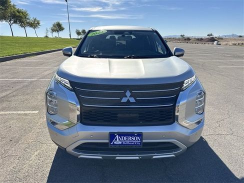 Used 2024 Mitsubishi Outlander SE Black Edition image 2