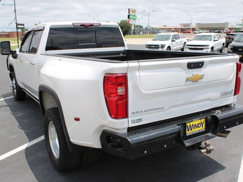 Used 2024 Chevrolet Silverado 3500 High Country w/ High Country Premium Package AWD/4WD image 6