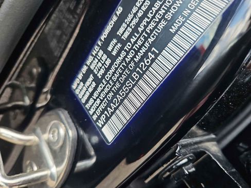 Certified 2025 Porsche Macan Turbo image 39