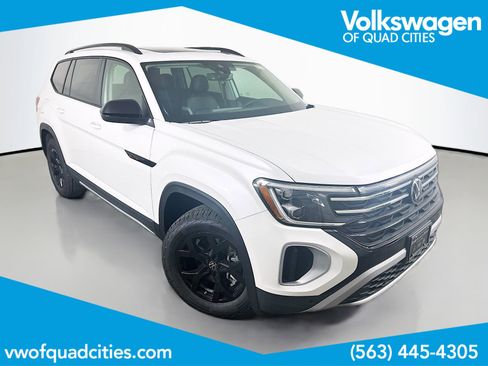 New 2026 Volkswagen Atlas Peak Edition AWD/4WD image 1