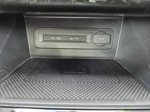 Used 2022 Volkswagen Atlas Cross Sport SE image 24