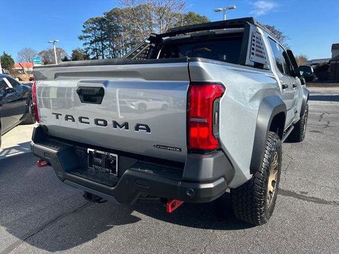 Certified 2025 Toyota Tacoma Trailhunter AWD/4WD image 3