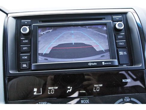 Used 2014 Toyota Sequoia Platinum AWD/4WD image 23