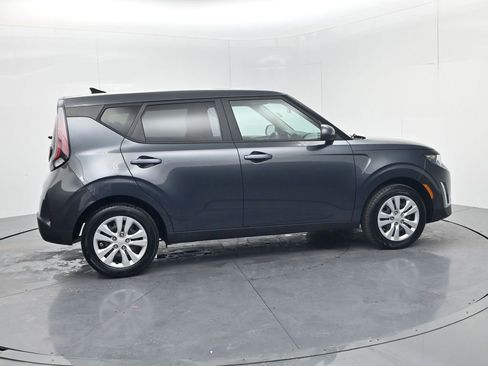 Used 2023 Kia Soul LX image 8