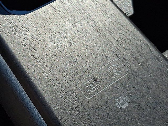 Used 2023 Nissan Ariya AWD/4WD image 29
