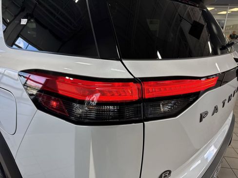 New 2026 Nissan Pathfinder SL AWD/4WD image 35