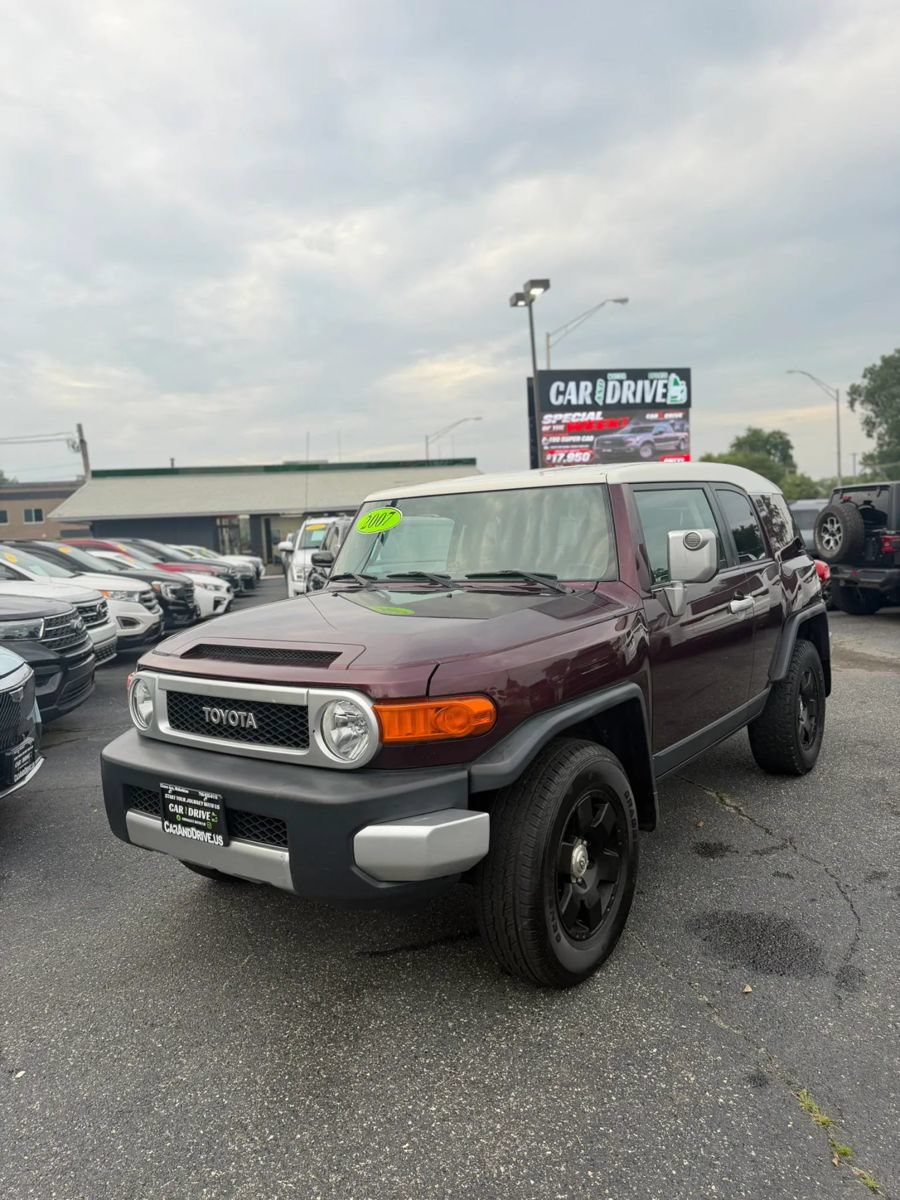 Used 2007 Toyota FJ Cruiser 4WD w/ Convenience Pkg image 2