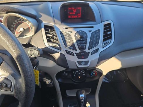 Used 2013 Ford Fiesta SE image 15