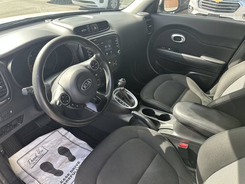 Used 2018 Kia Soul + FWD image 6