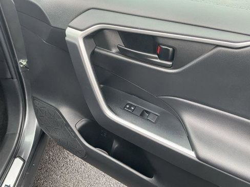 Certified 2022 Toyota RAV4 LE image 23