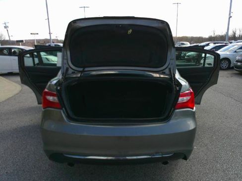 Used 2013 Chrysler 200 Limited image 5