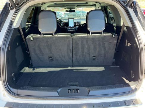 Used 2024 Ford Explorer Limited w/ Limited Technology Package AWD/4WD image 28