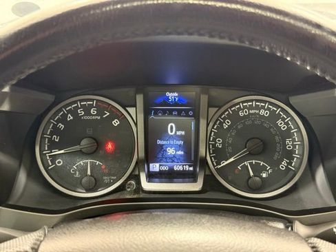 Used 2021 Toyota Tacoma TRD Off-Road w/ TRD Premium Off Road Package AWD/4WD image 29