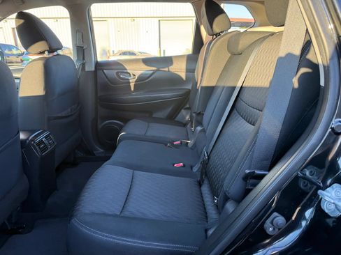 Used 2018 Nissan Rogue S AWD/4WD image 21