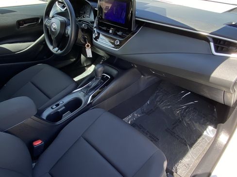 Certified 2025 Toyota Corolla LE FWD image 9